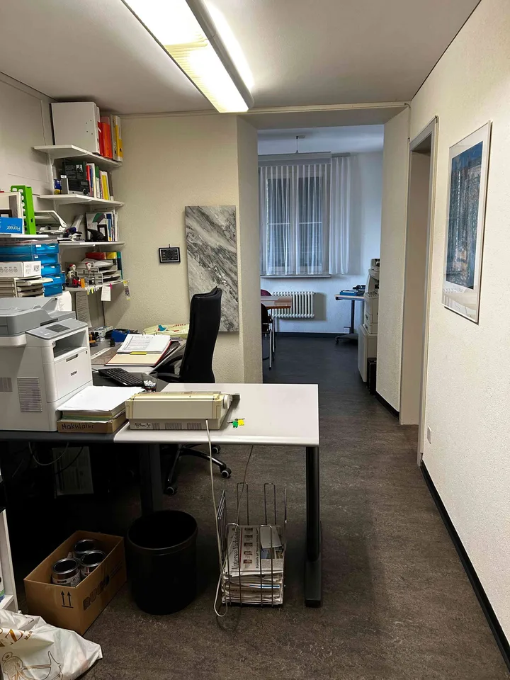 2 sonnige Büro- mit Sitzungszimmerraum an zentraler Lage