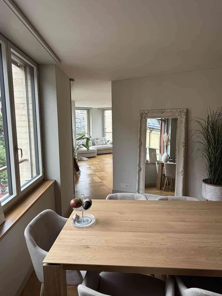 WG-Zimmer mit Loggia