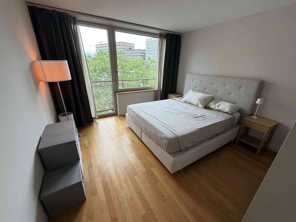 WG-Zimmer mit Loggia