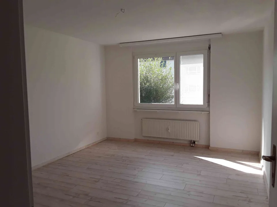 Helle 3-Zimmer-Wohnung mit Balkon und Seenähe in Uttwil