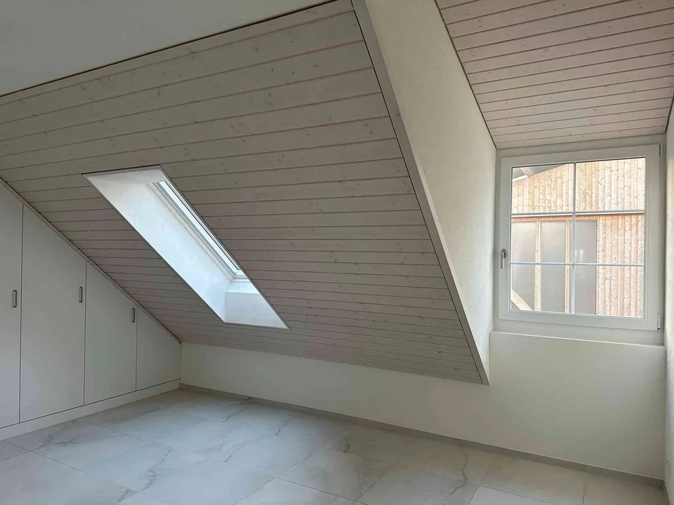 Exklusive 3½-Zimmer-Dachwohnung (116 m²) mit zusätzlichem Raum (16 m²)