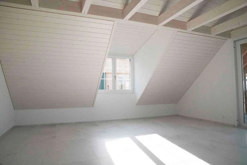 Exklusive 3½-Zimmer-Dachwohnung (116 m²) mit zusätzlichem Raum (16 m²)