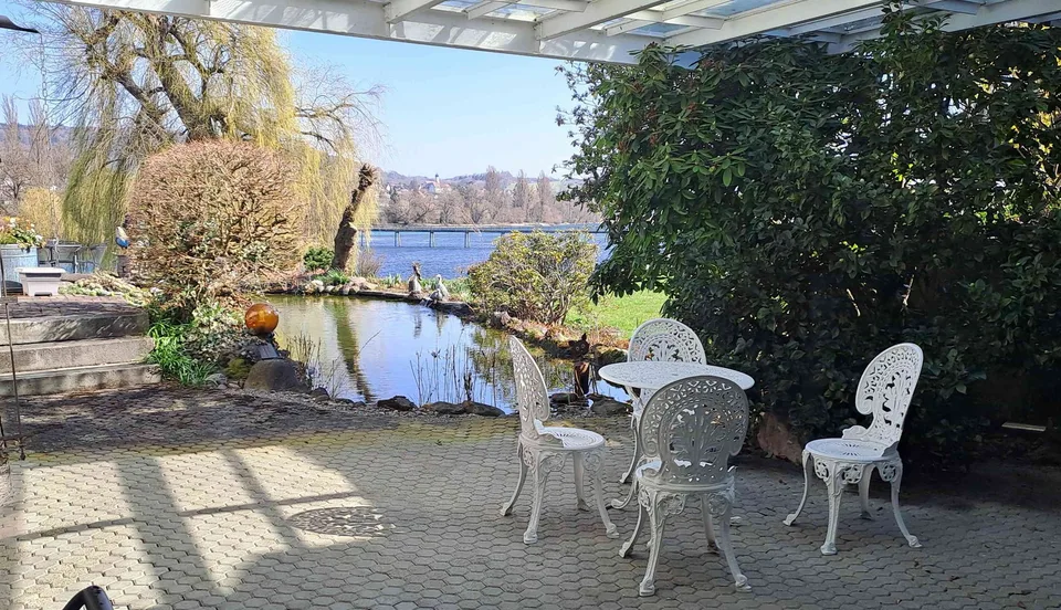Räume für stilles Gewerbe mit Garten und Rheinblick