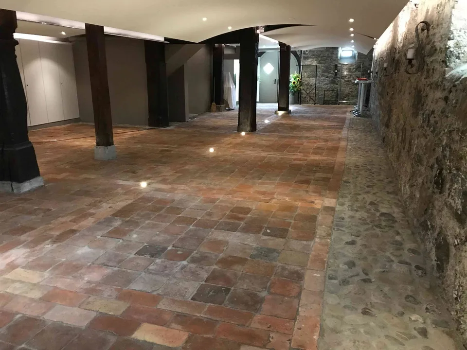 Gewerberaum mit besonderem Ambiente - ideal für eine Weinhandlung