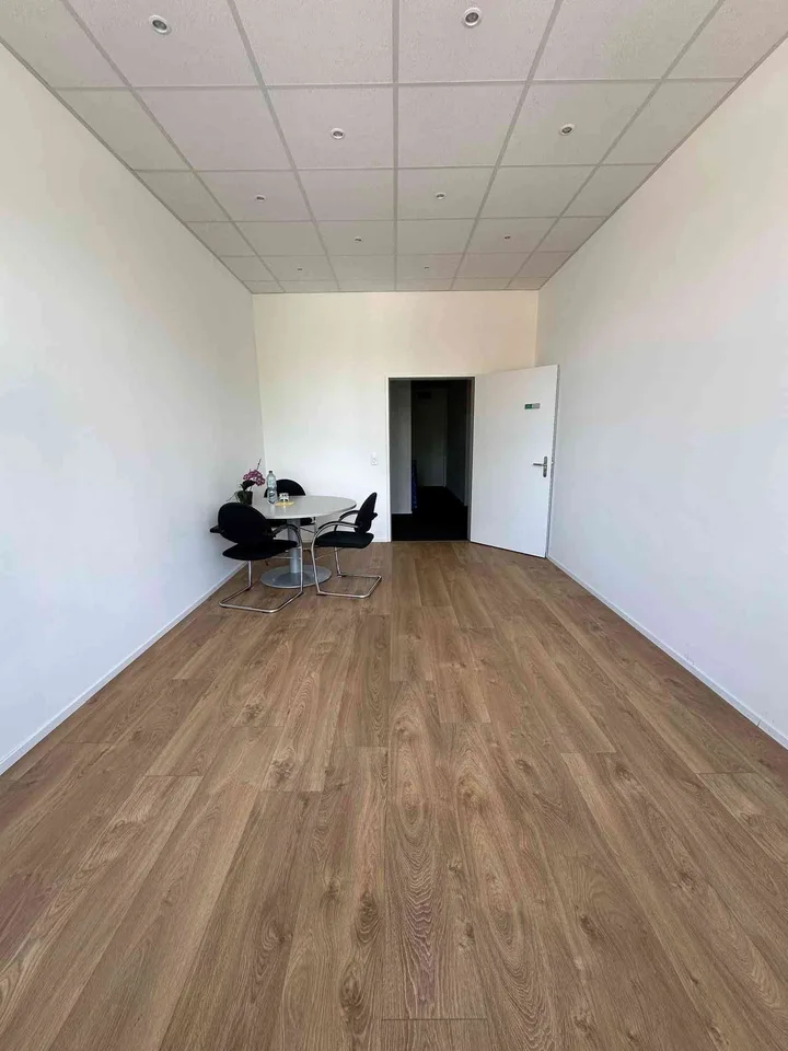 Raum für Büro, Praxis oder Therapie - Sofort Verfügbar!