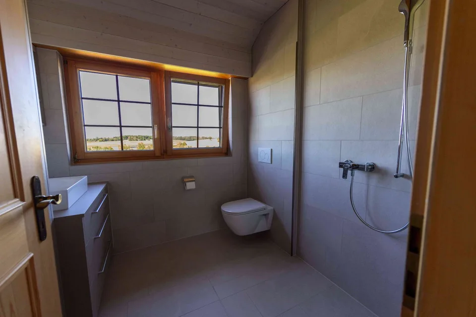 Neue 3 1/2-Zimmer-Dachwohnung in Humlikon