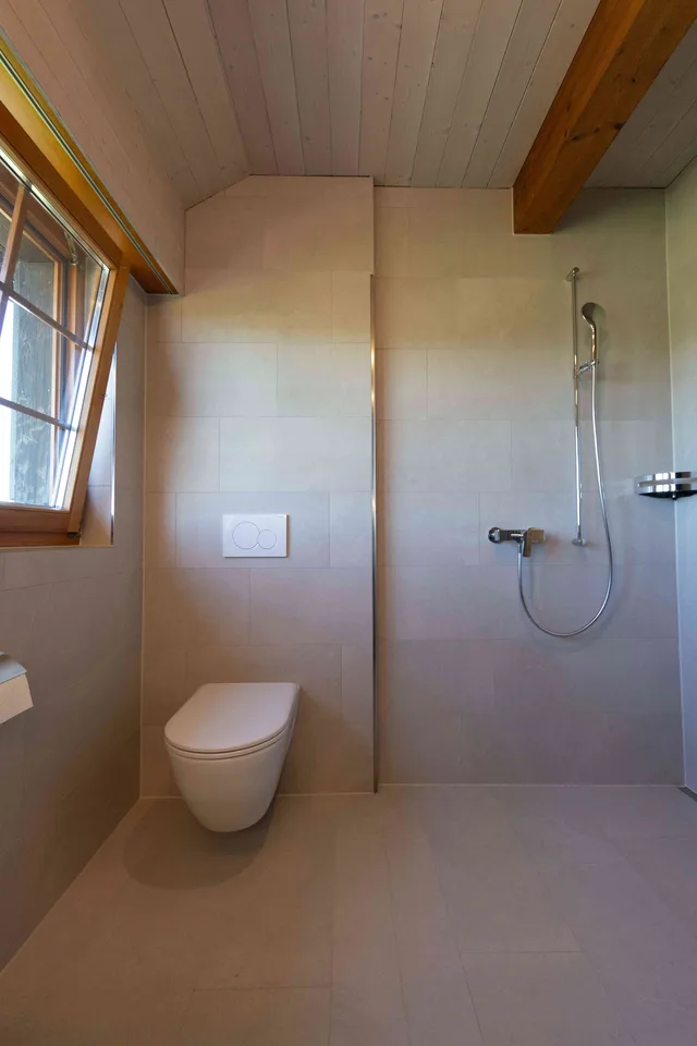 Neue 3 1/2-Zimmer-Dachwohnung in Humlikon