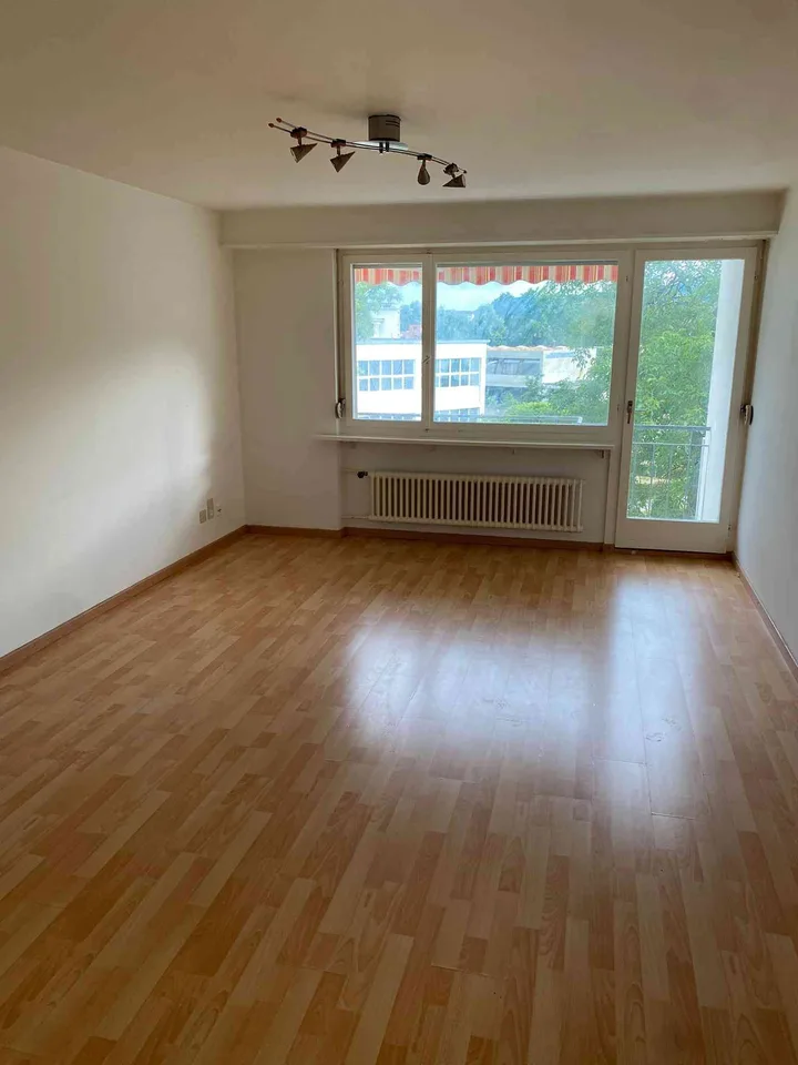 EINE 1 ZWG IM 3. OG IN KLINGNAU AB SOFORT ZU VERMIETEN.