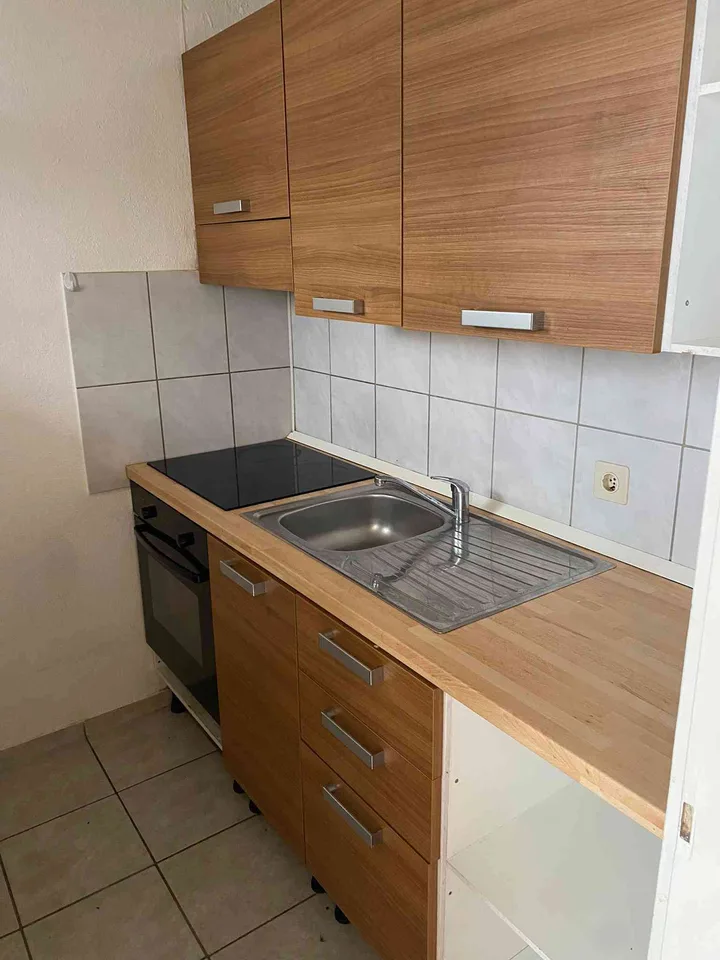 EINE 1 ZWG IM 3. OG IN KLINGNAU AB SOFORT ZU VERMIETEN.