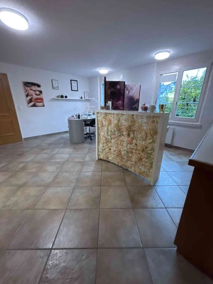 Beauty Zimmer oder Büro in Rafz in Co Miete