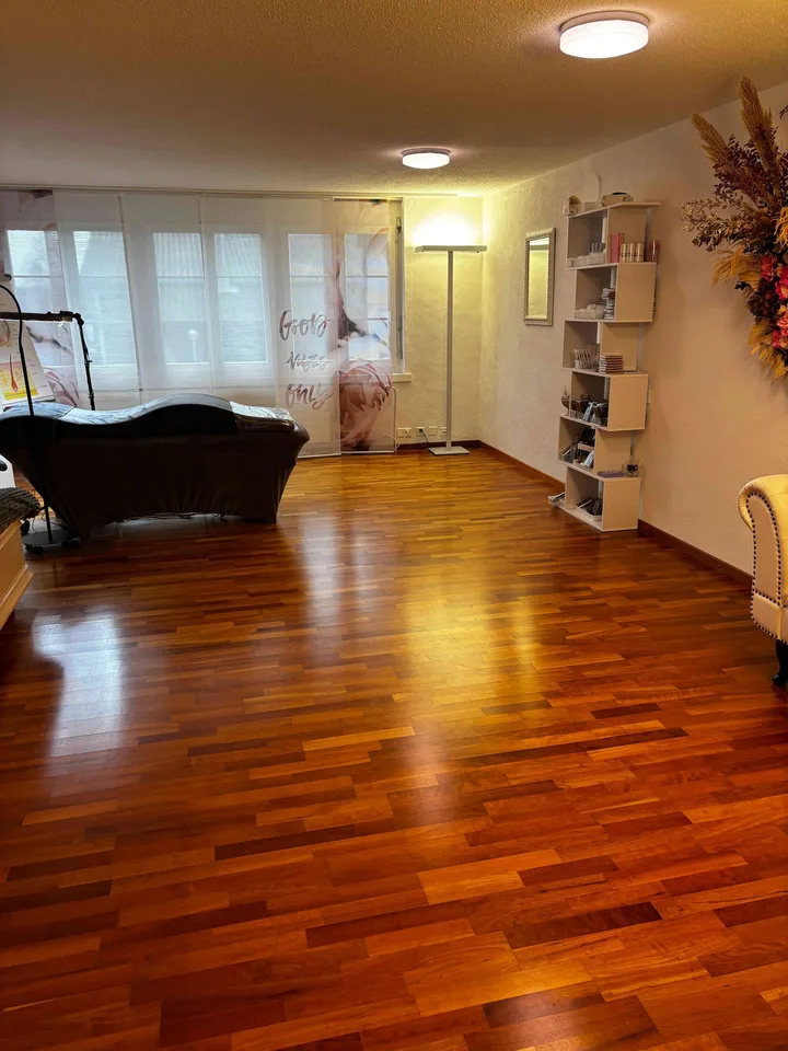 Beauty Zimmer oder Büro in Rafz in Co Miete