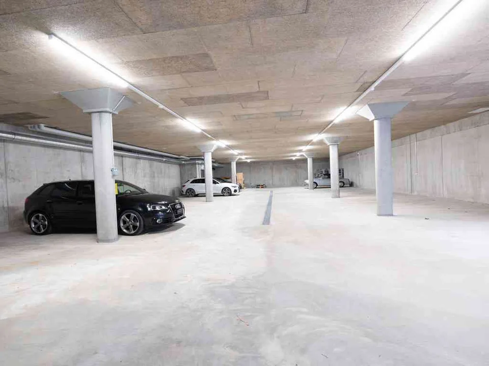 Tiefgaragenplatz im MHS Autohotel Hüntwangen zu vermieten