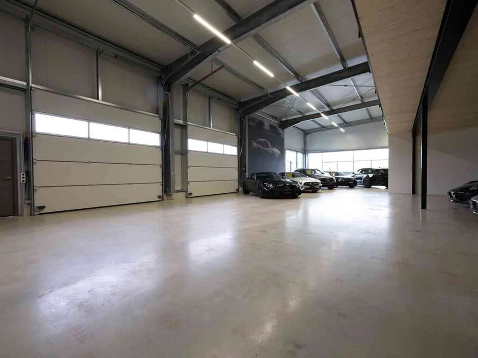 Tiefgaragenplatz im MHS Autohotel Hüntwangen zu vermieten