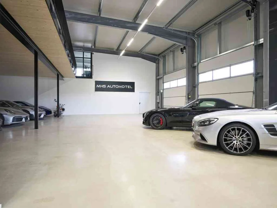 Tiefgaragenplatz im MHS Autohotel Hüntwangen zu vermieten
