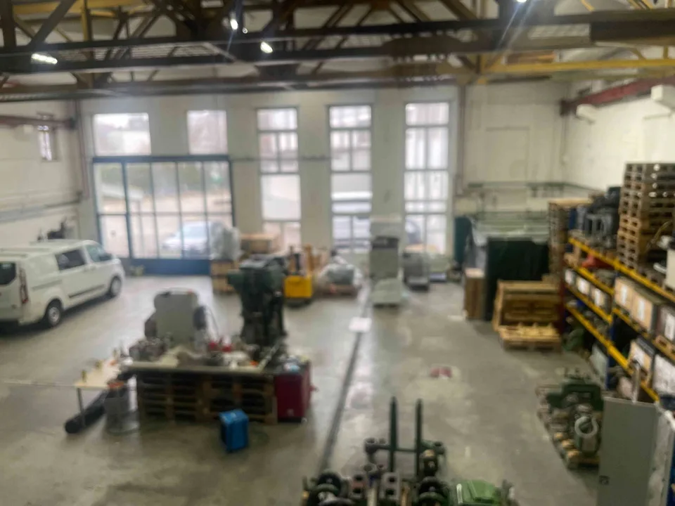 Gewerbehalle 347m2 + Büro und Lager
