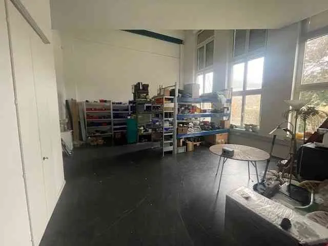 Gewerbehalle mit Kran 347m2