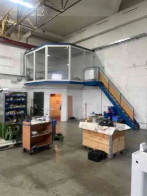Gewerbehalle mit Kran 347m2