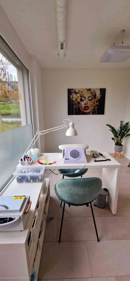 Untermiete eines Bereich im Kosmetikstudio