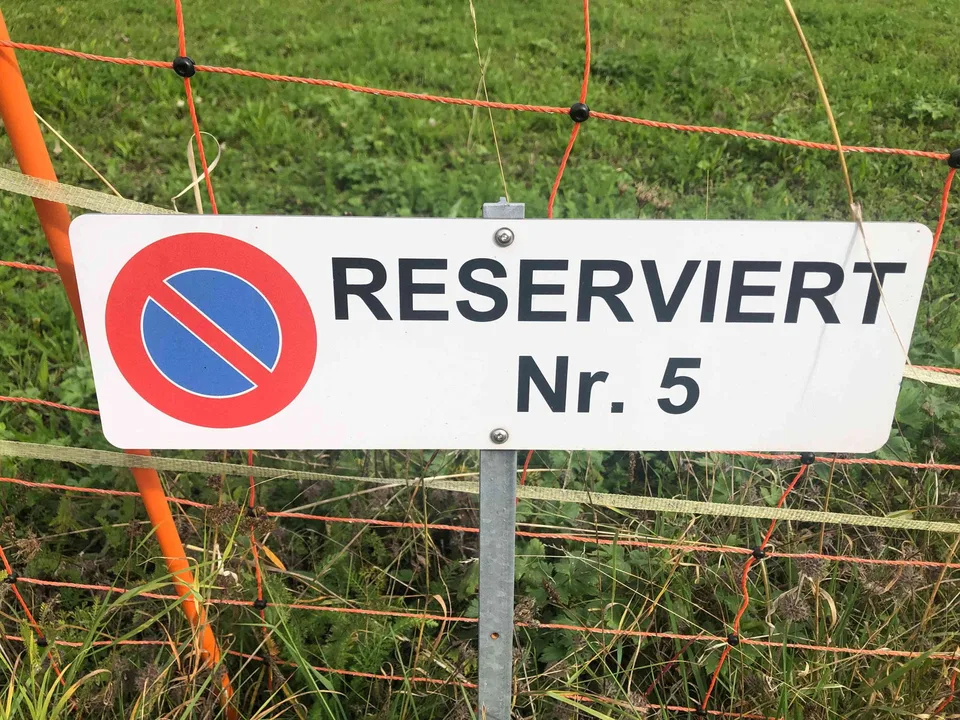 reservierter, individueller Parkplatz (diverse)