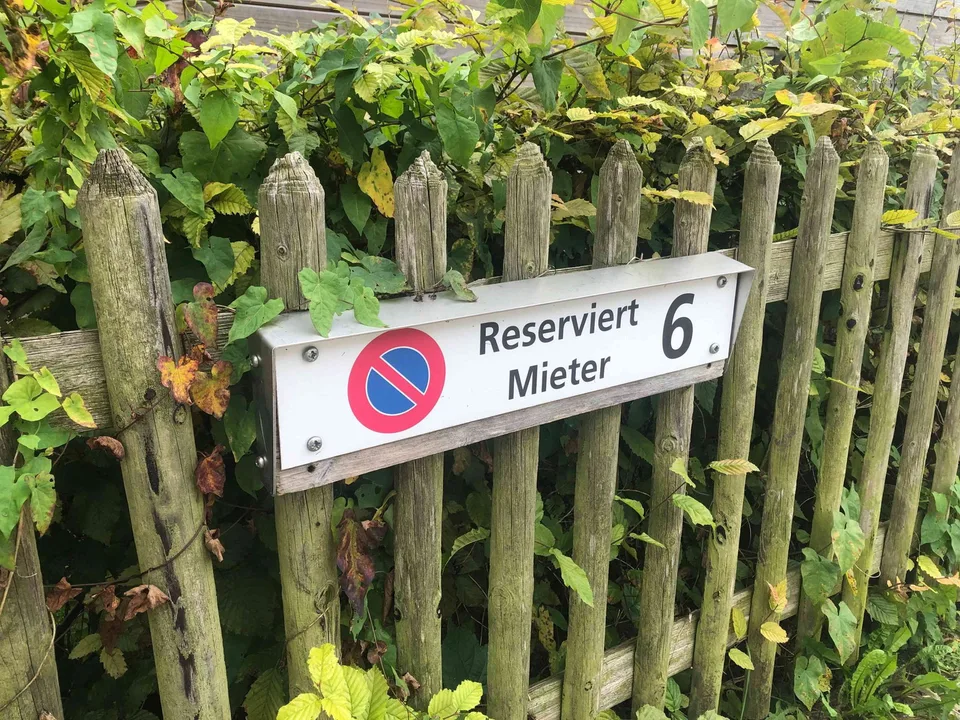 Parkplätze im Freien (Schützengasse 25 od. Töpferweg, nach Ihrer Wahl)
