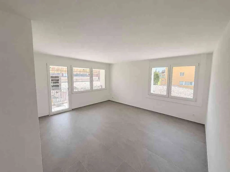 Moderne totalsanierte4.5 Zimmer EG-Wohnung an zentraler Lage in Gossau