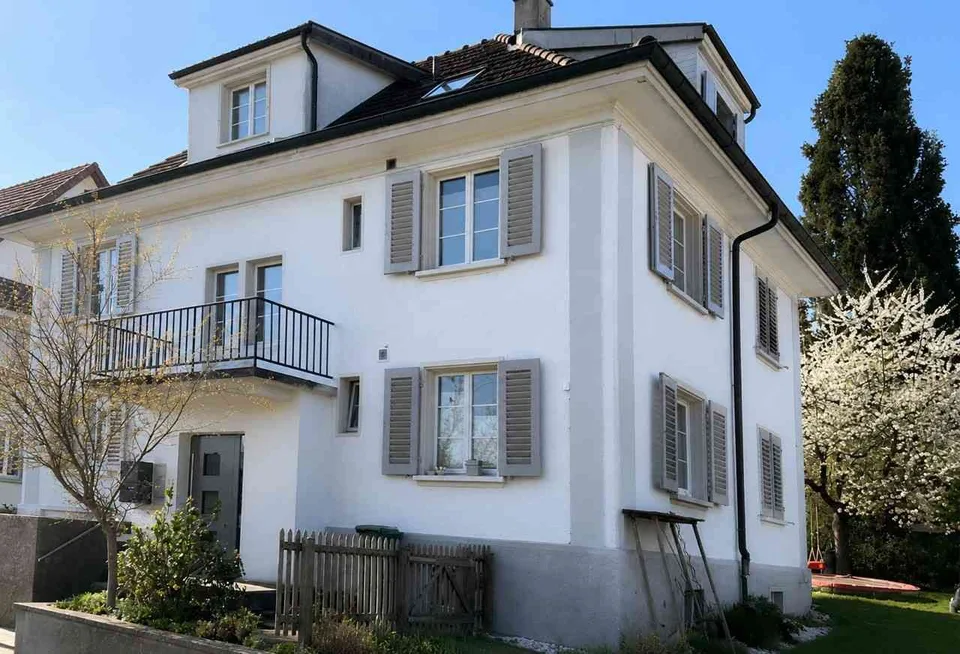 Moderne 4-Zimmer-Wohnung mit grosser Sonnenterrasse an zentraler Lage