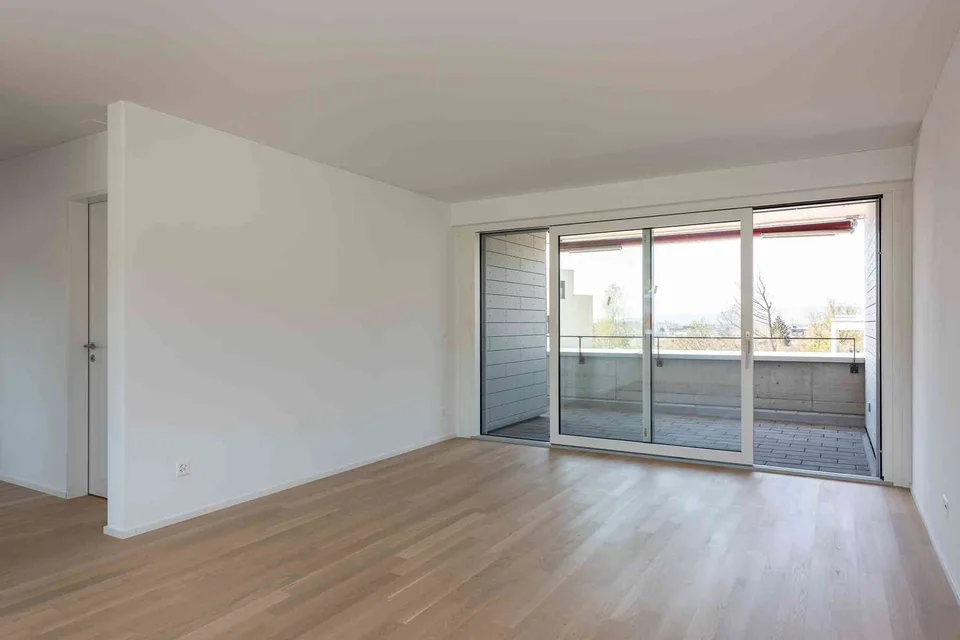 Helle 4.5 Zimmer Wohnung 2.OG in ruhiger Lage in Wetzikon/Kempten