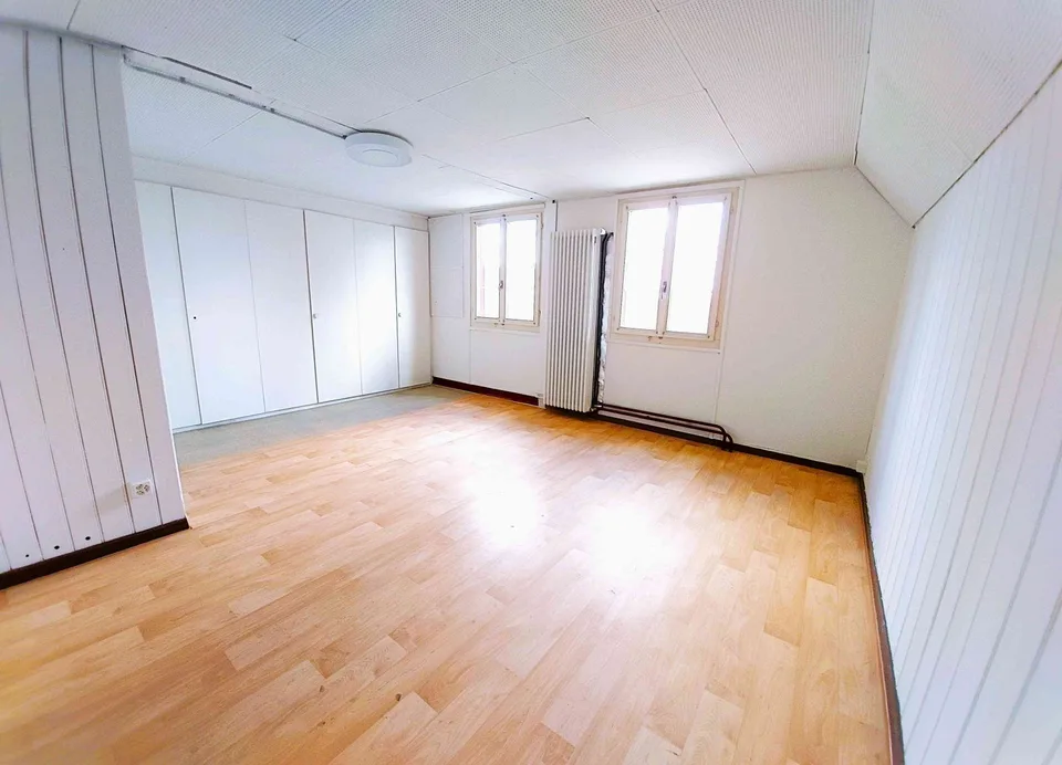 charmante 4.5 Zimmer Wohnung mit grossem Garten
