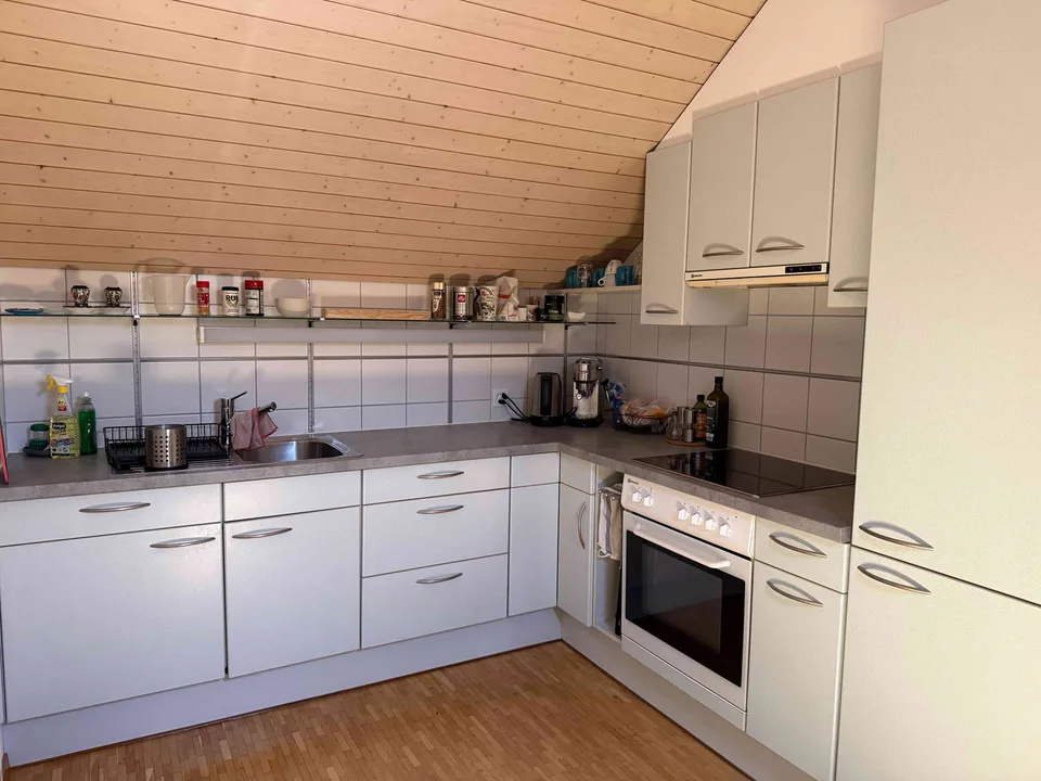 Gemütliche Dachwohnung in zentraler Lage zu vermieten