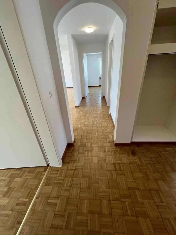 Sehr helle 3.5 Zimmerwohung mit sonnigem Balkon (Südseite)