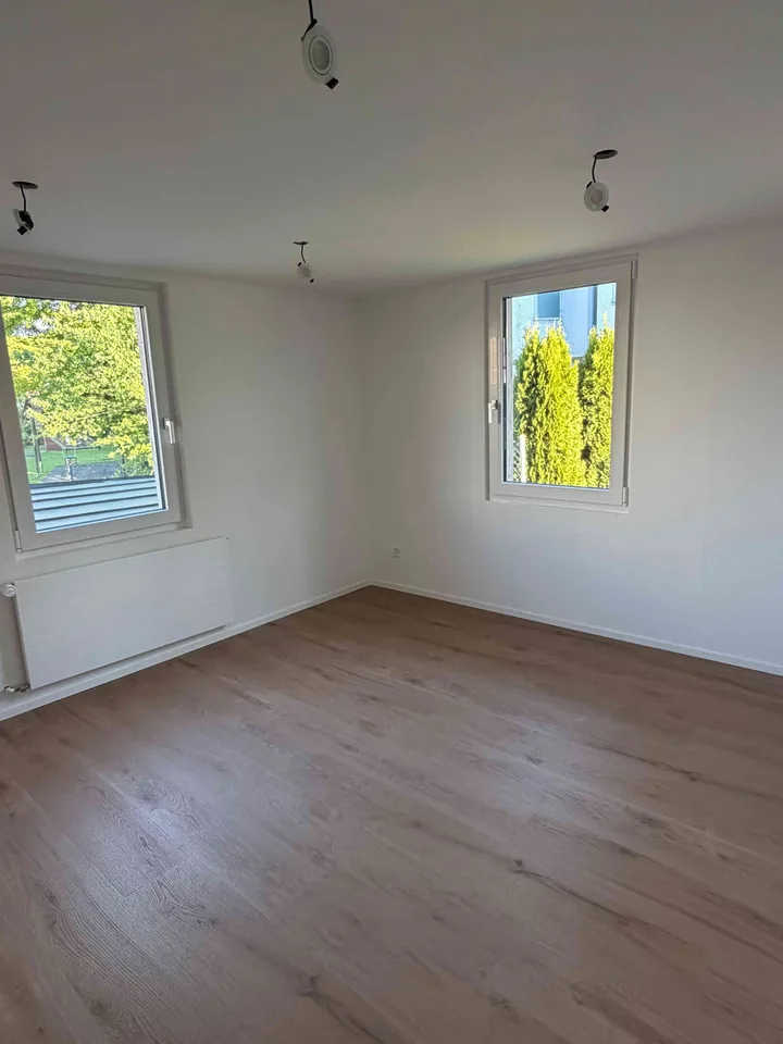 Frisch sanierte 2.5-Zimmer-Wohnung mit Gartensitzplatz