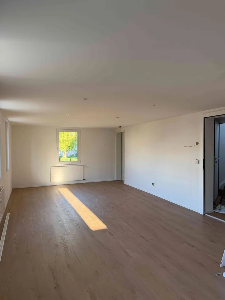 Frisch sanierte 2.5-Zimmer-Wohnung mit Gartensitzplatz