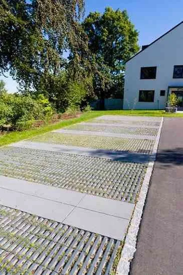 Parkplatz 3m breit 7m lang