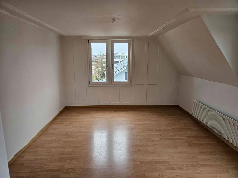 "3-Zimmer-Dachwohnung in Bazenheid"