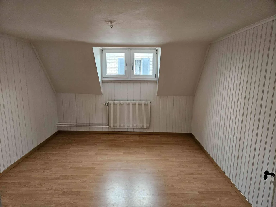 "3-Zimmer-Dachwohnung in Bazenheid"