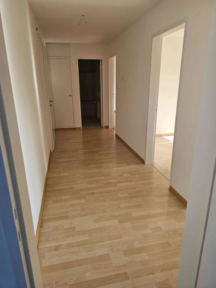 Ruhige zentral gelegene 3.5 Zimmerwohnung mit Balkon