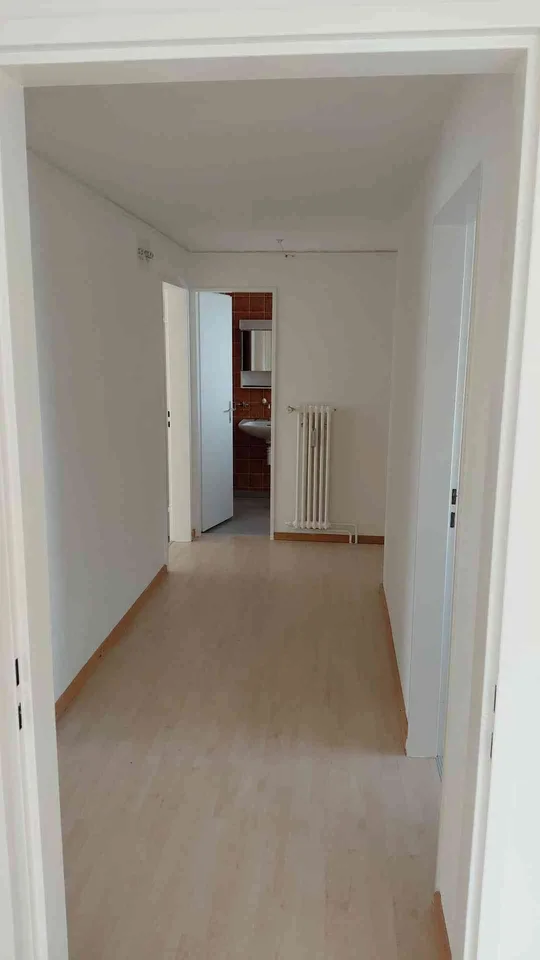 Günstige 4 Zimmer Wohnung an der Degersheimerstrasse 24 zu vermieten.