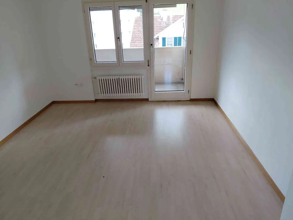 Günstige 4 Zimmer Wohnung an der Degersheimerstrasse 24 zu vermieten.
