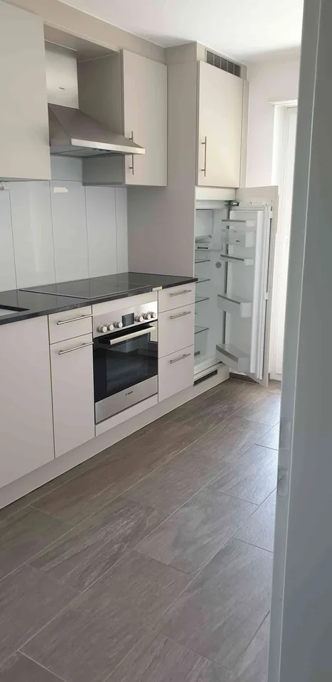 Zu vermieten 4.5-Zi Wohnung mit Balkon