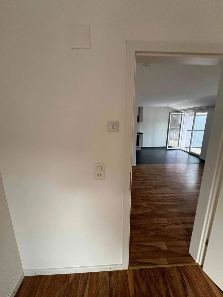Schöne 2.5 Zimmer Dachwohnung mit grosser Terrasse