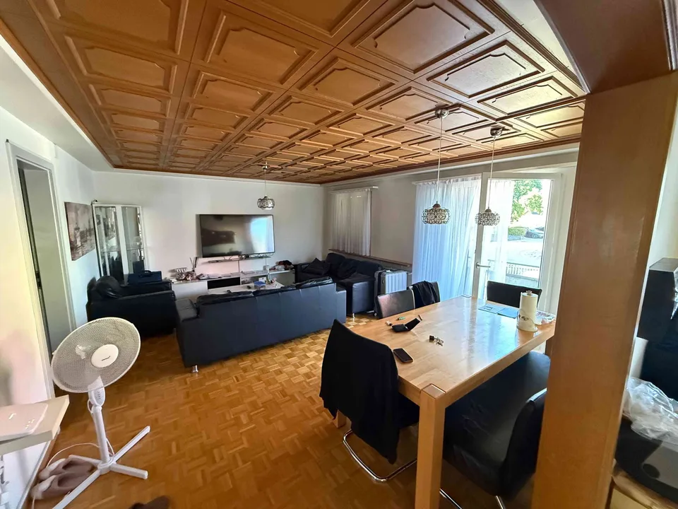 4.5 Zimmer EG Wohnung mit Gartenlaube