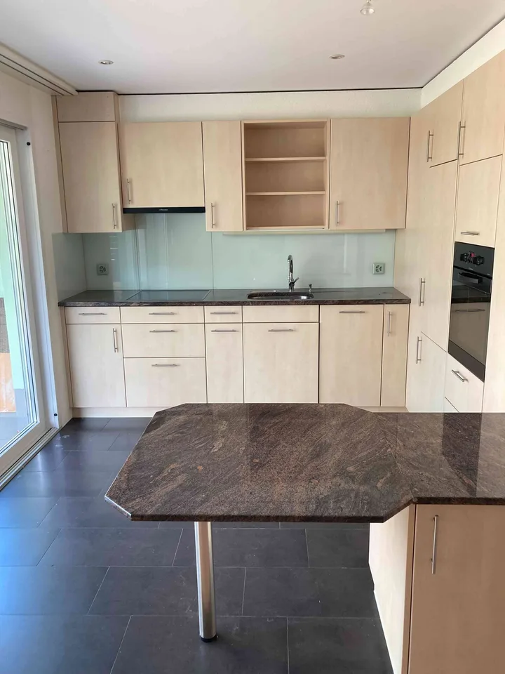schöne 2 1/2 Zimmer Wohnung