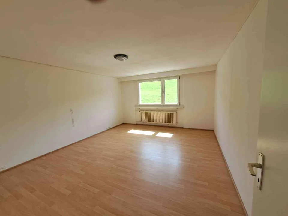 Helle 5,5-Zimmer-Wohnung mit Wintergarten