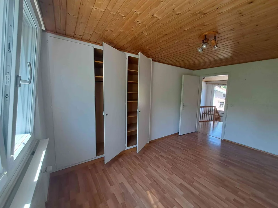 Helle 5,5-Zimmer-Wohnung mit Wintergarten