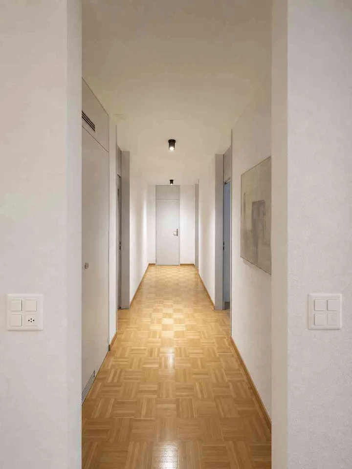 Erstbezug nach Totalsanierung: Stilvolle 4.5-Zimmer Wohnung im 1. OG