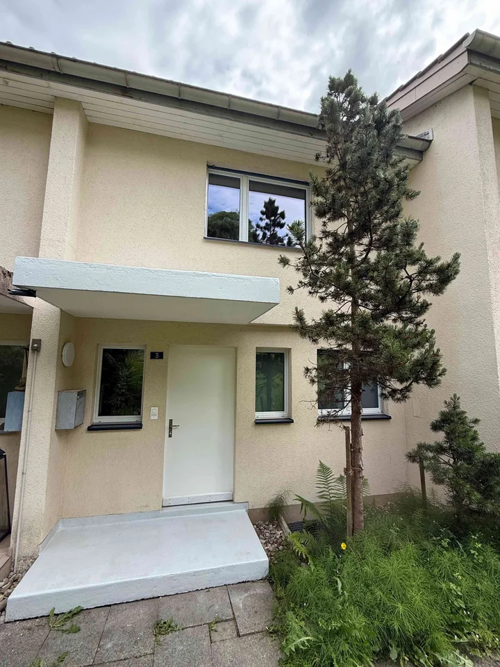Frisch renoviert:5.5-Zimmer-Reihenhaus mit Terrasse, Balkon und Garten