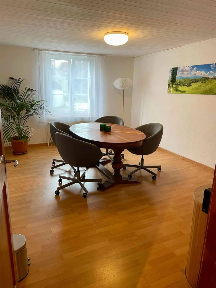 Praxis - Büroräumlichkeiten in einer charmanten 3,5-Zimmerwohnung