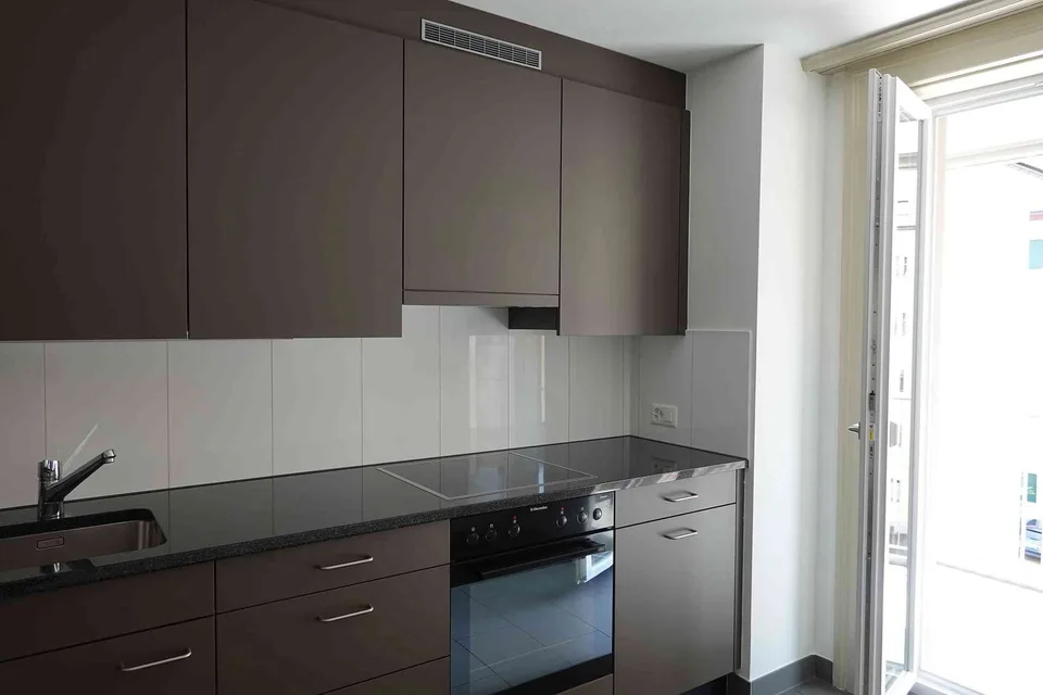 Helle restaurierte Jugendstilwohnung mit 4.5 Zimmer und zwei Balkonen