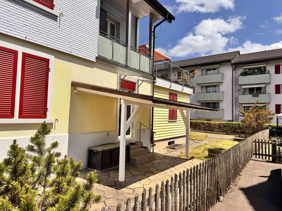 Gemütliche 4 1/2 Zimmer-Wohnung in einem 2-Familienhaus