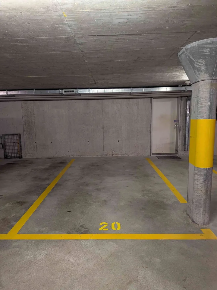 Grosser Tiefgaragenplatz